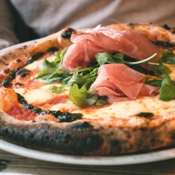 pizza with prosciutto crudo